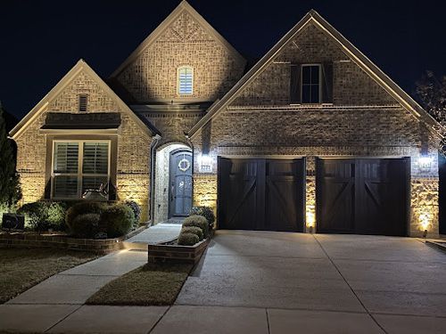 Front Vs Back Yard Outdoor Lighting